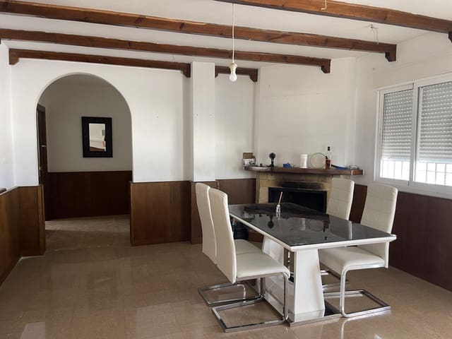 3 soveværelse Villa til salg i Moraleda de Zafayona med swimmingpool - € 195.000 (Ref: 9192050)