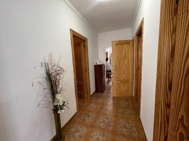 5 soveværelse Villa til salg i Tocon, Illora med garage - € 125.000 (Ref: 9310192)