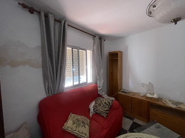 4 soveværelse Villa til salg i Bracana, Illora med garage - € 49.000 (Ref: 9310421)