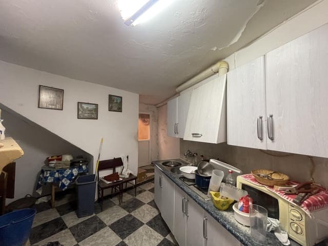 4 soveværelse Villa til salg i Bracana, Illora med garage - € 49.000 (Ref: 9310421)