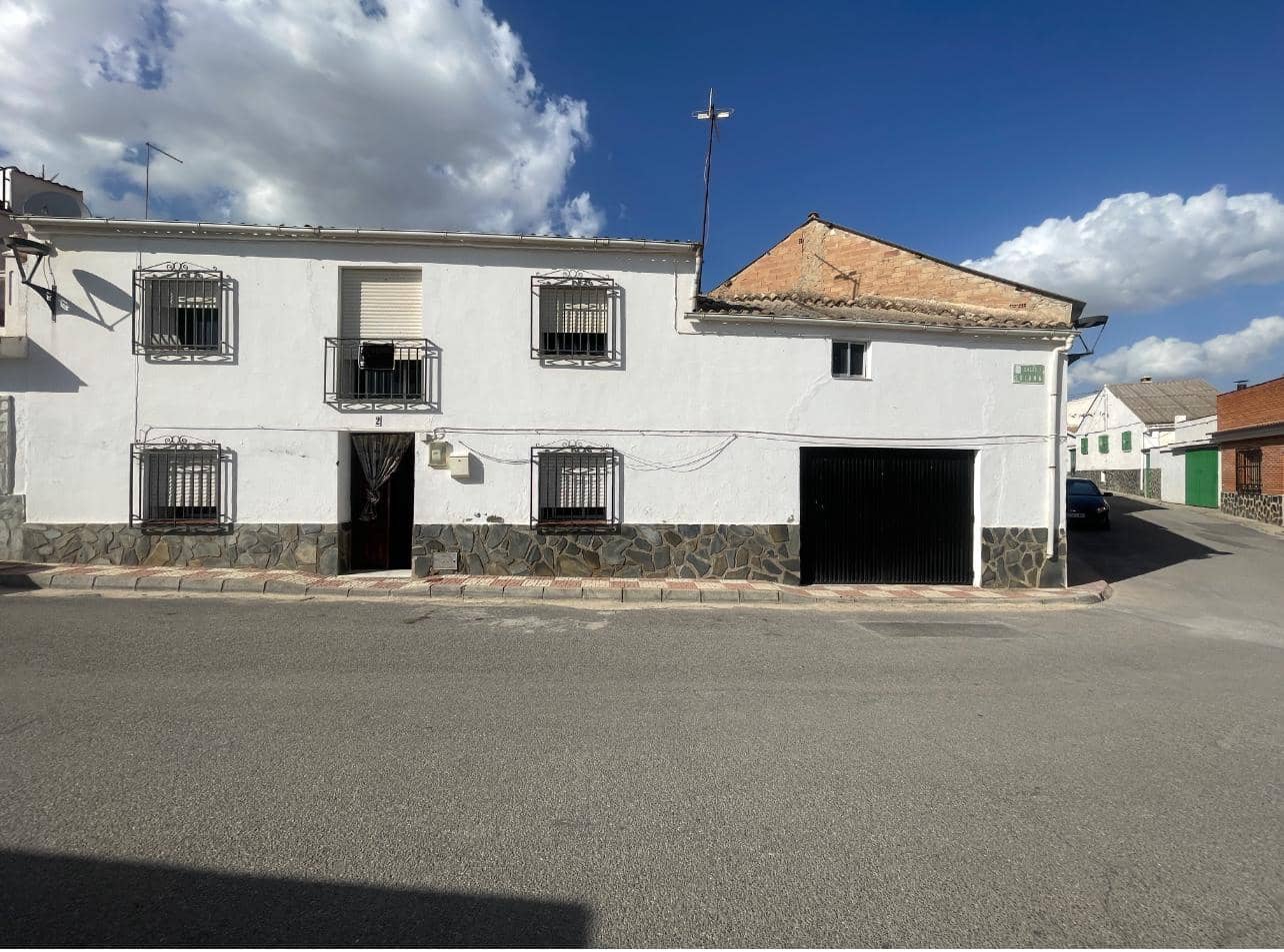 4 soverom Villa til salgs i Bracana med garasje - € 49 000 (Ref: 9310421)