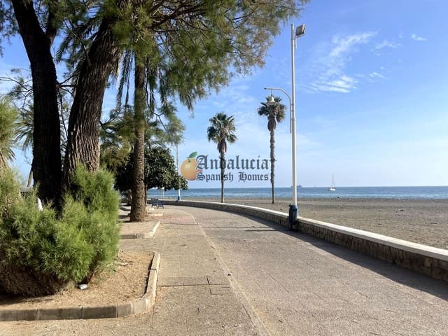 3 soveværelse Villa til salg i Las Acacias, Málaga by med garage - € 795.000 (Ref: 9341784)