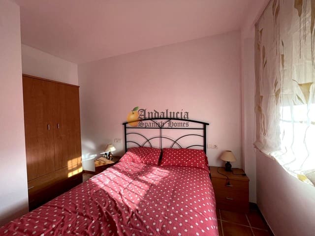 Chalet de 3 habitaciones en Moraleda de Zafayona en venta con piscina - 145.000 € (Ref: 9660774)