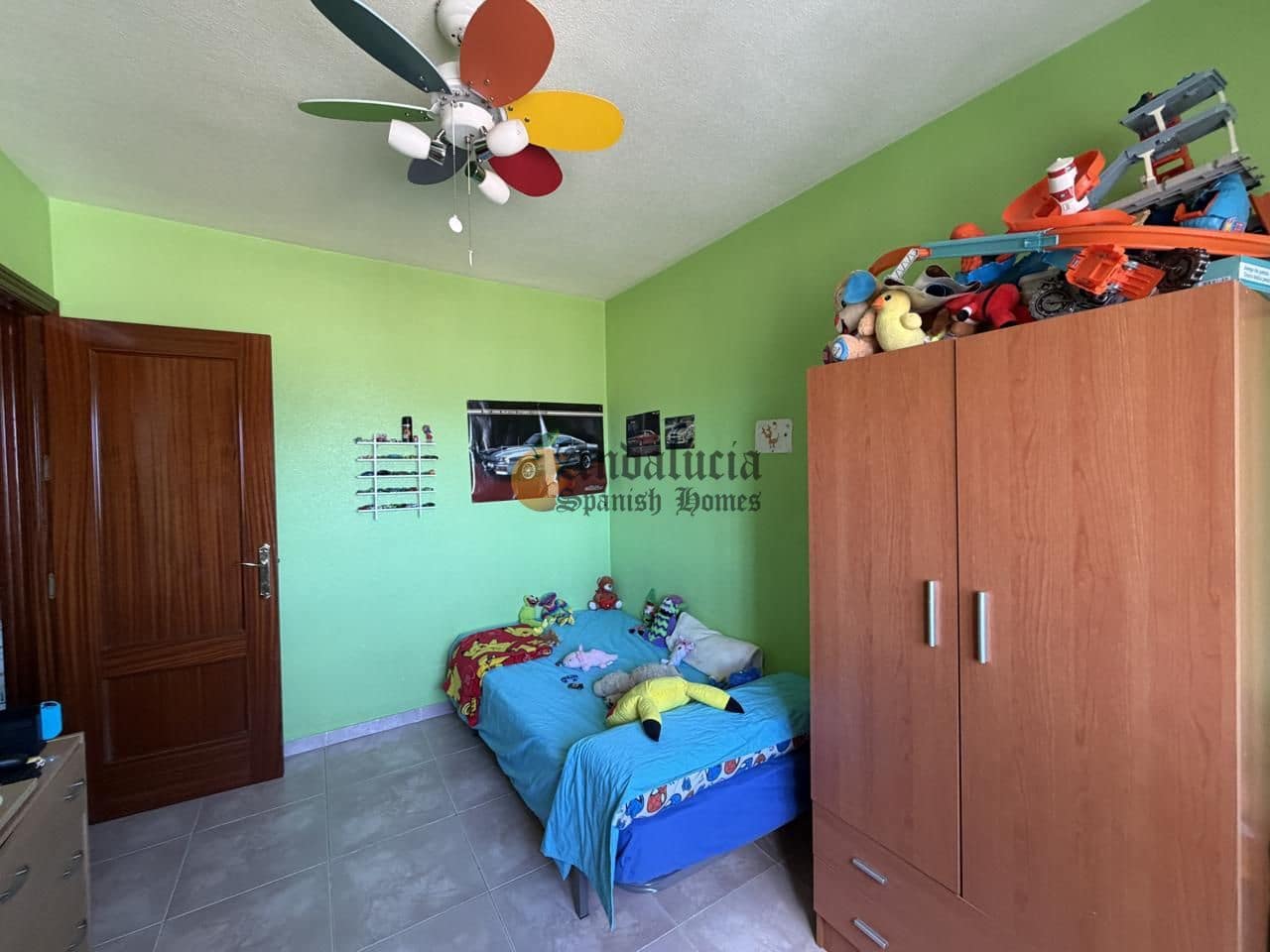 4 bedroom Villa for sale in Las Gabias with garage - € 180,000 (Ref: 9844459)
