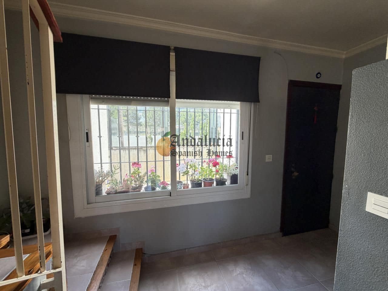 4 bedroom Villa for sale in Las Gabias with garage - € 180,000 (Ref: 9844459)