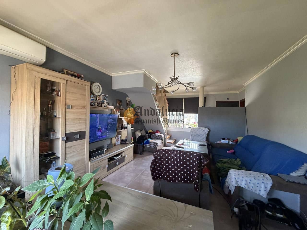 4 bedroom Villa for sale in Las Gabias with garage - € 180,000 (Ref: 9844459)