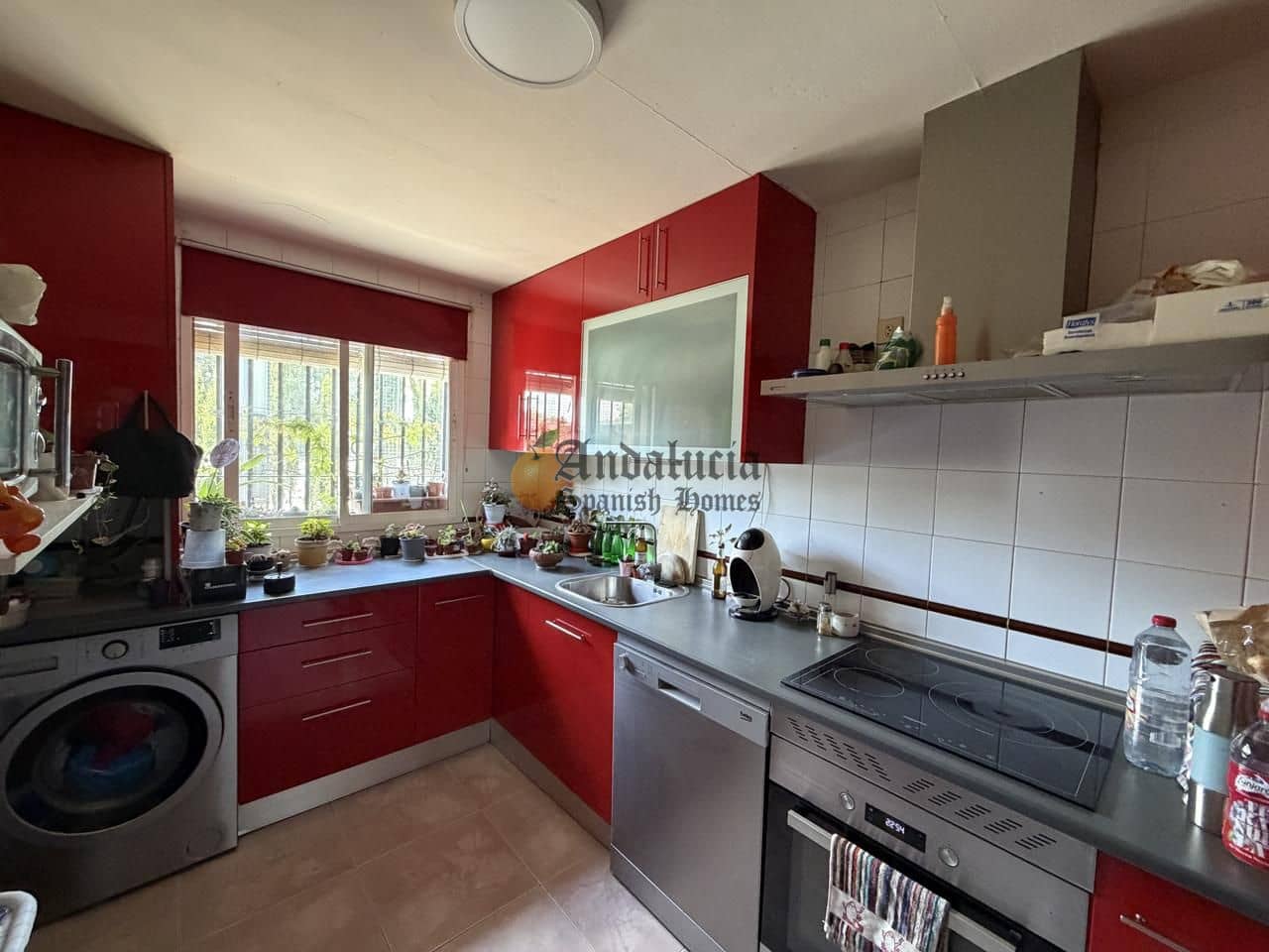 4 bedroom Villa for sale in Las Gabias with garage - € 180,000 (Ref: 9844459)