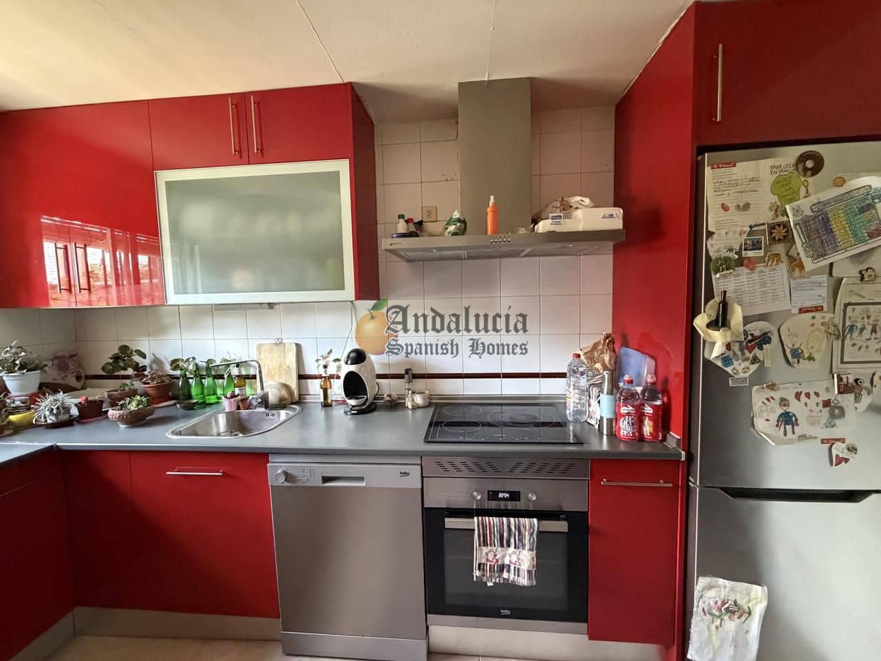 4 bedroom Villa for sale in Las Gabias with garage - € 180,000 (Ref: 9844459)