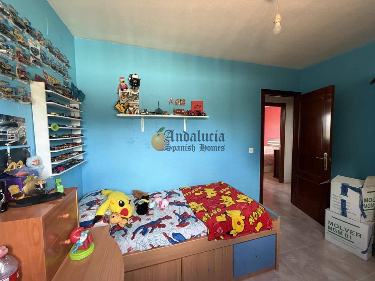 4 bedroom Villa for sale in Las Gabias with garage - € 180,000 (Ref: 9844459)