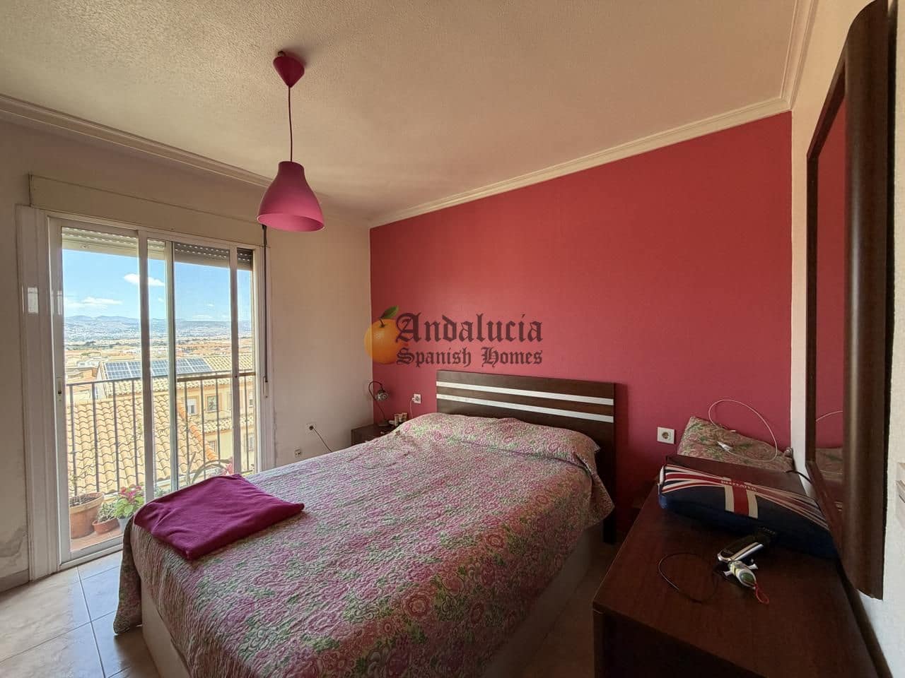 4 bedroom Villa for sale in Las Gabias with garage - € 180,000 (Ref: 9844459)