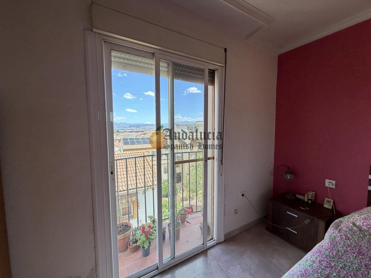 4 bedroom Villa for sale in Las Gabias with garage - € 180,000 (Ref: 9844459)