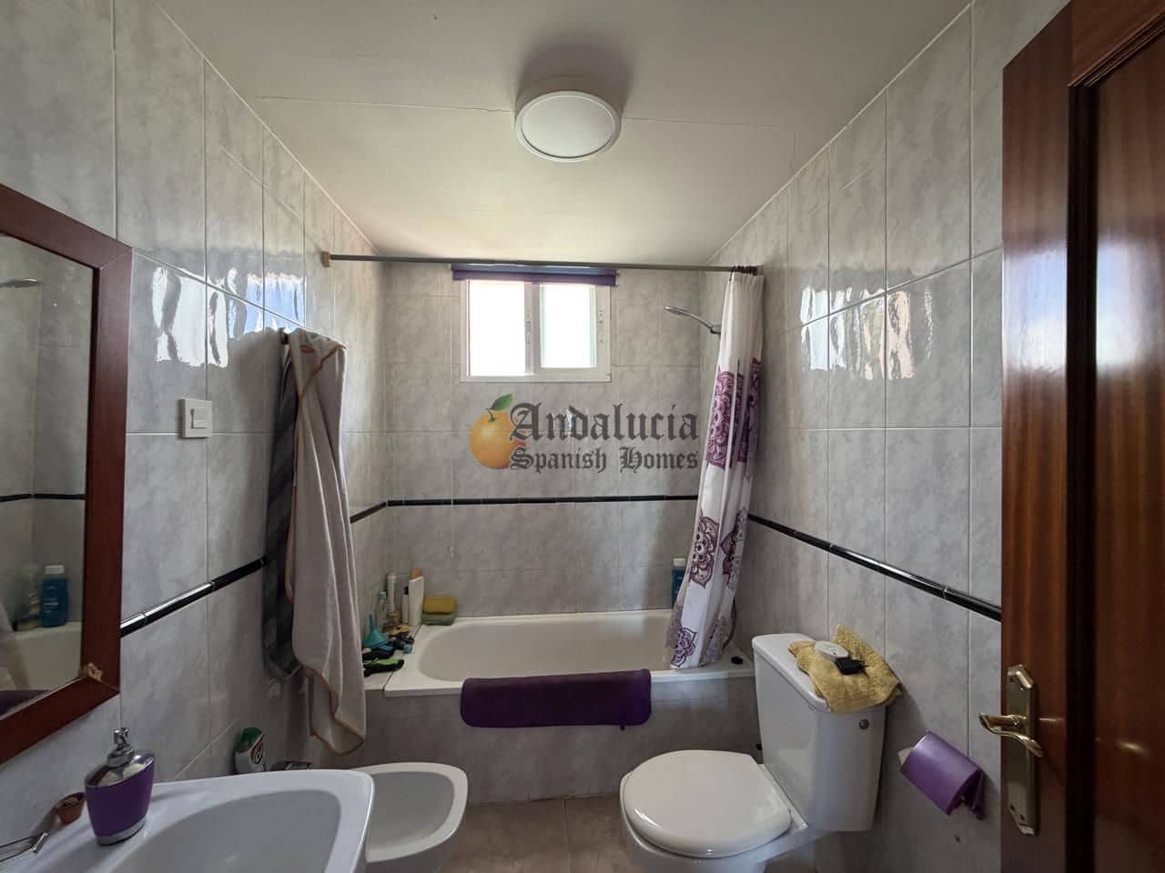 4 bedroom Villa for sale in Las Gabias with garage - € 180,000 (Ref: 9844459)