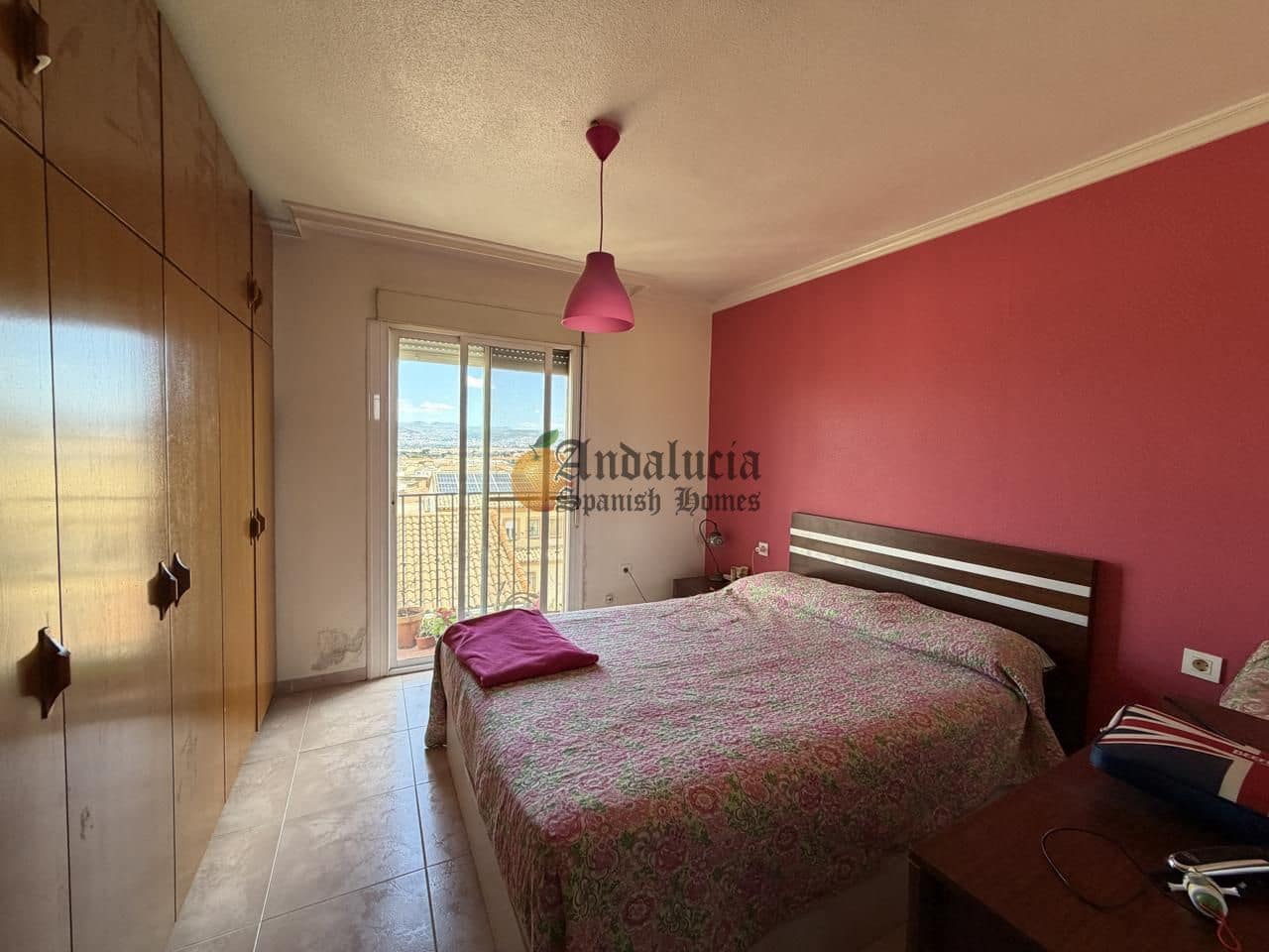 4 bedroom Villa for sale in Las Gabias with garage - € 180,000 (Ref: 9844459)
