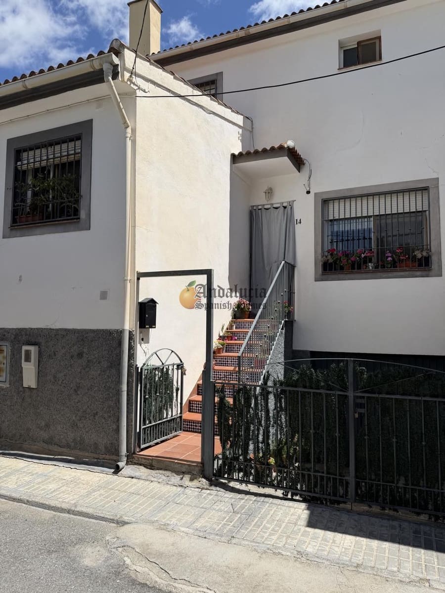 4 bedroom Villa for sale in Las Gabias with garage - € 180,000 (Ref: 9844459)