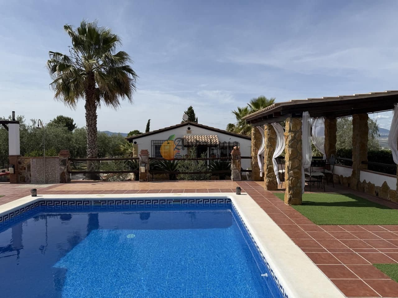 4 bedroom Villa for sale in Moraleda de Zafayona with pool - € 280,000 (Ref: 9844604)