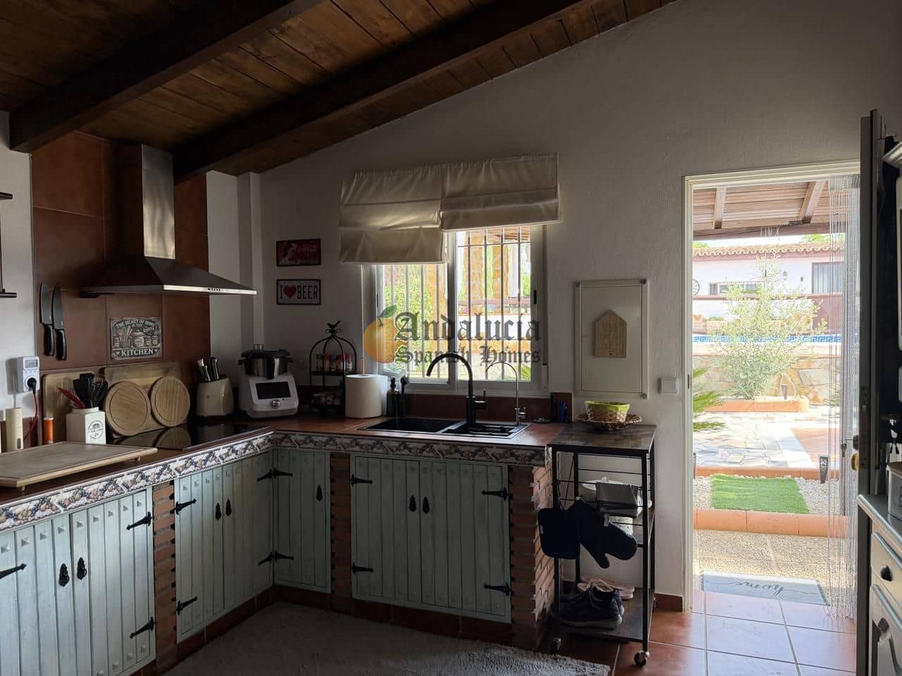 4 bedroom Villa for sale in Moraleda de Zafayona with pool - € 280,000 (Ref: 9844604)