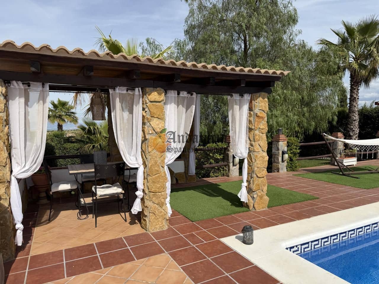 4 bedroom Villa for sale in Moraleda de Zafayona with pool - € 280,000 (Ref: 9844604)