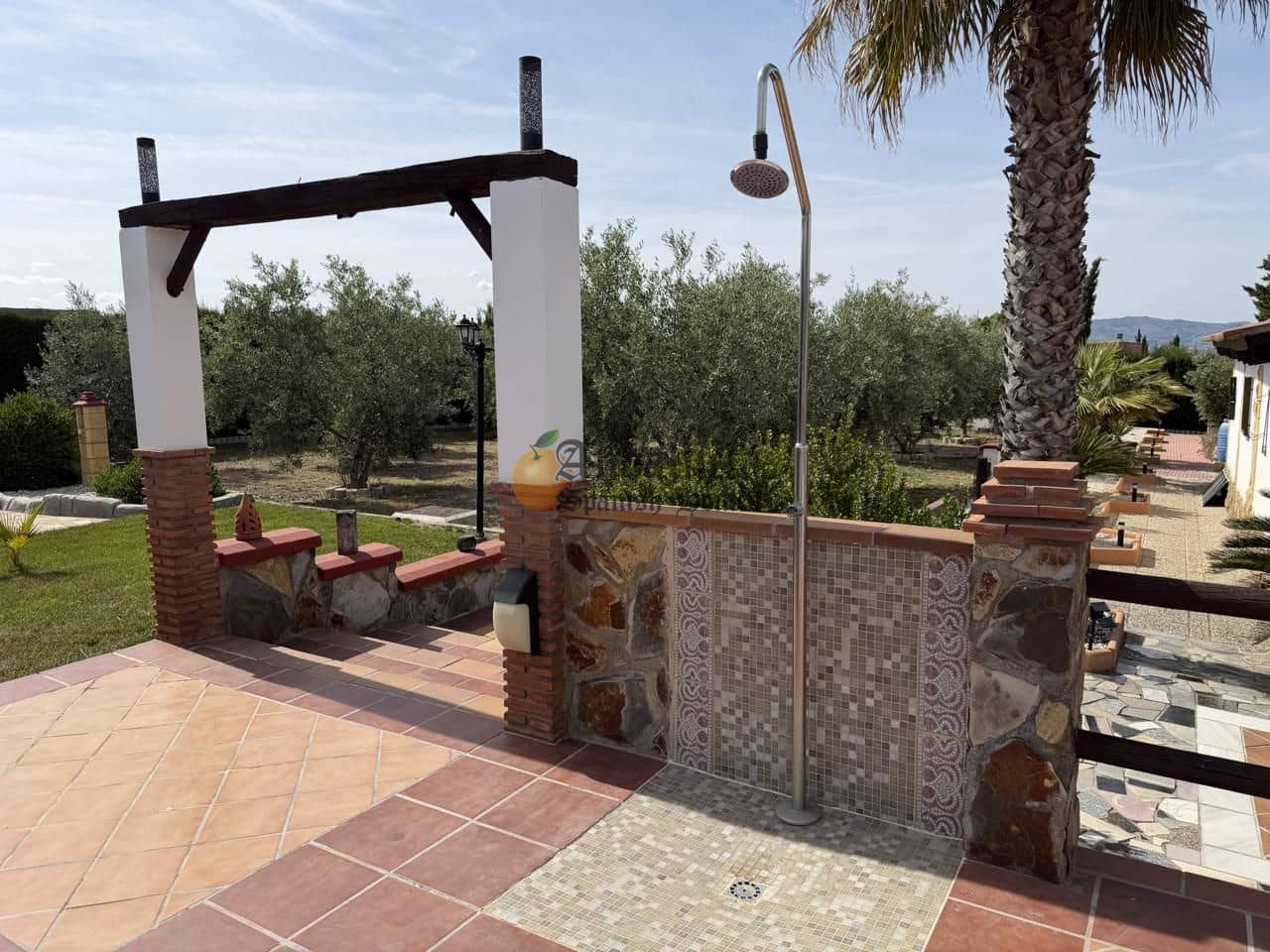 4 bedroom Villa for sale in Moraleda de Zafayona with pool - € 280,000 (Ref: 9844604)