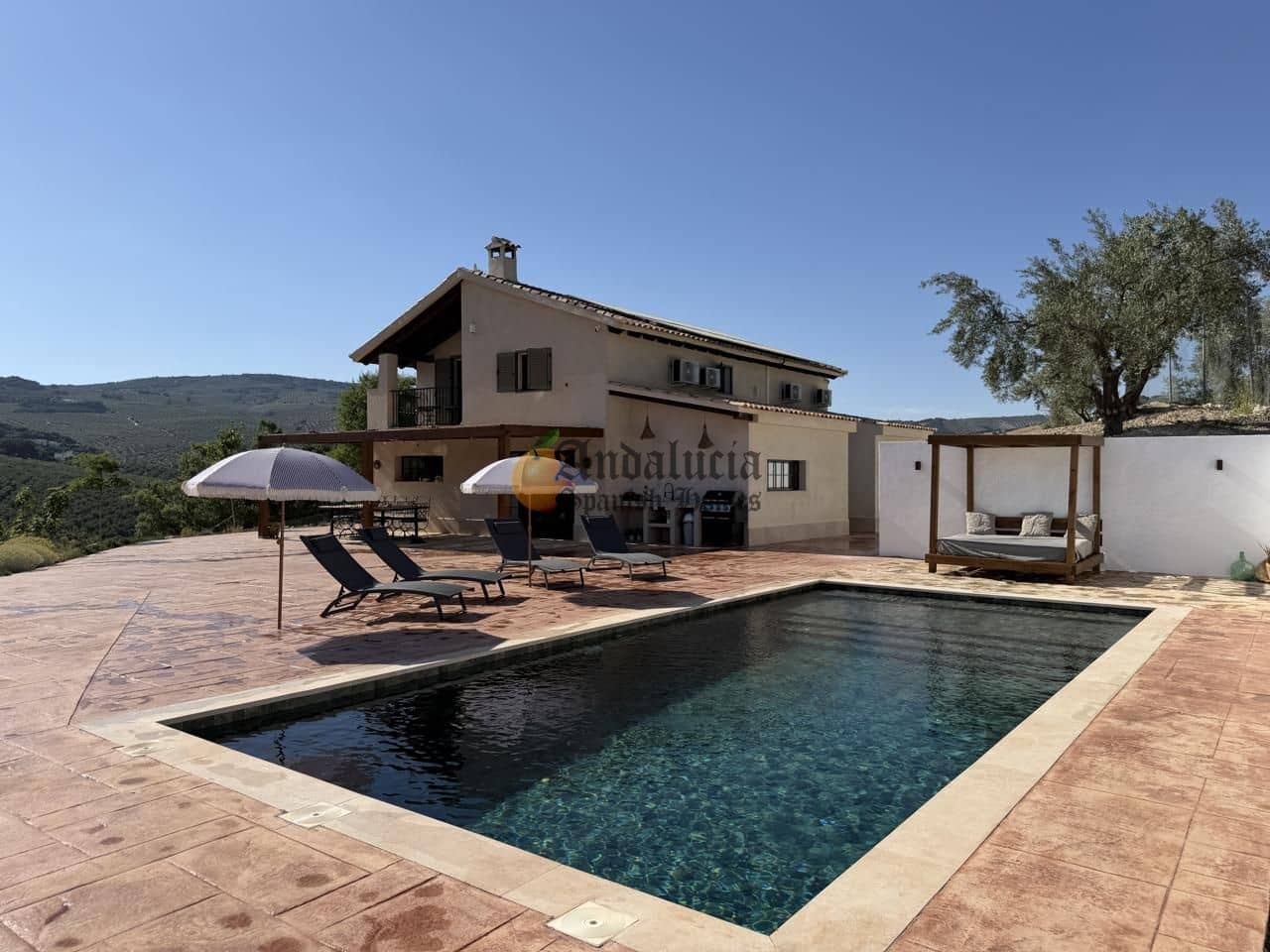 5 bedroom Villa for sale in Montefrio with pool - € 520,000 (Ref: 9869801)