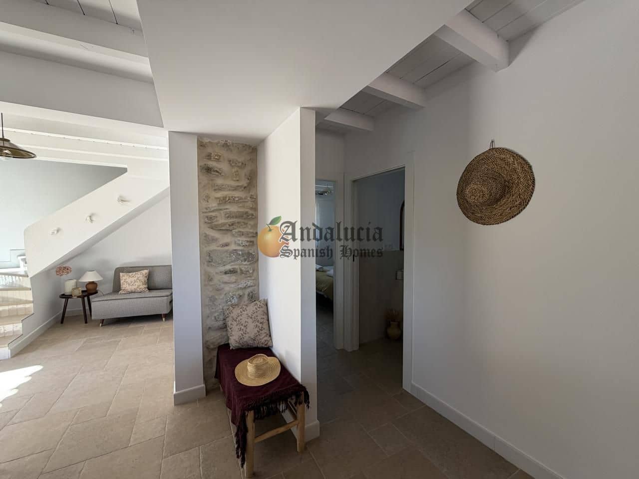 5 bedroom Villa for sale in Montefrio with pool - € 520,000 (Ref: 9869801)