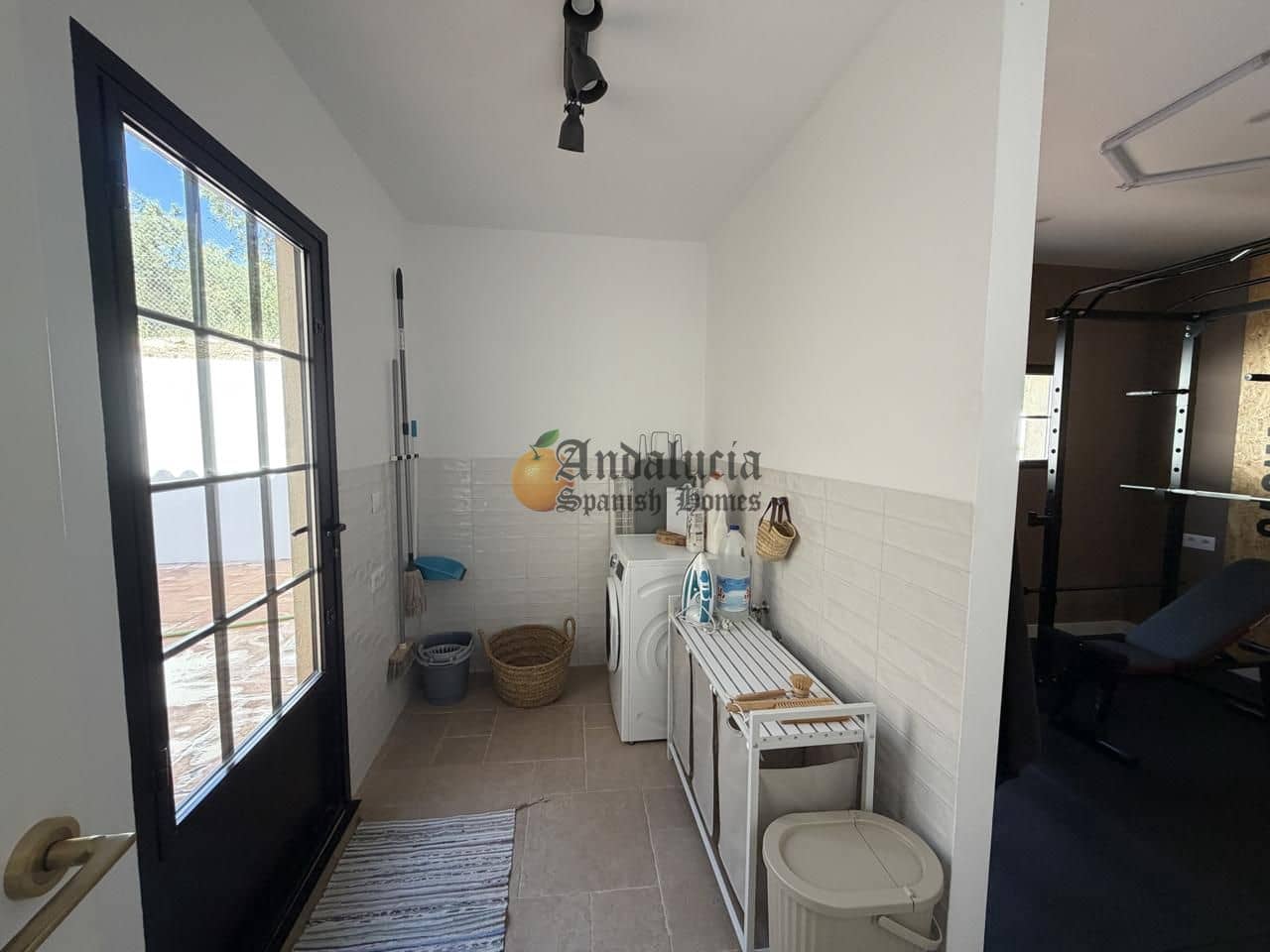 5 bedroom Villa for sale in Montefrio with pool - € 520,000 (Ref: 9869801)