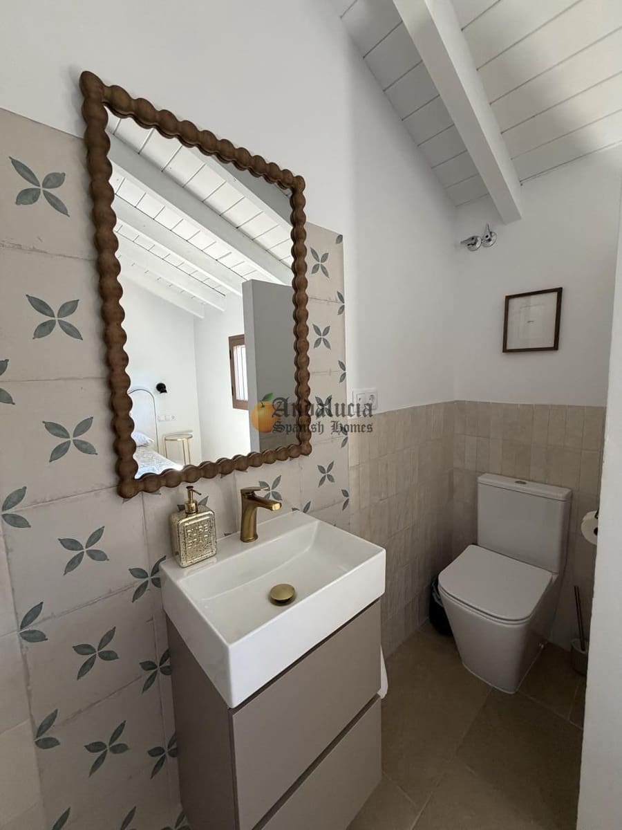 5 bedroom Villa for sale in Montefrio with pool - € 520,000 (Ref: 9869801)
