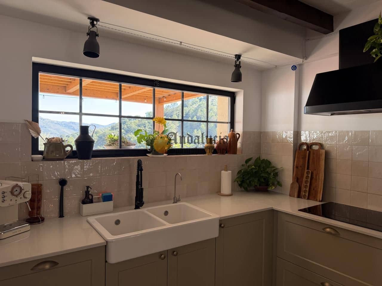 5 bedroom Villa for sale in Montefrio with pool - € 520,000 (Ref: 9869801)