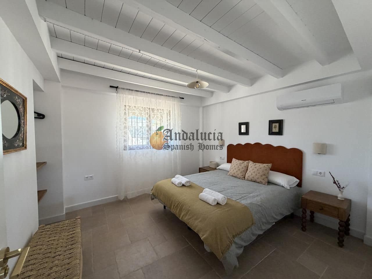 5 bedroom Villa for sale in Montefrio with pool - € 520,000 (Ref: 9869801)