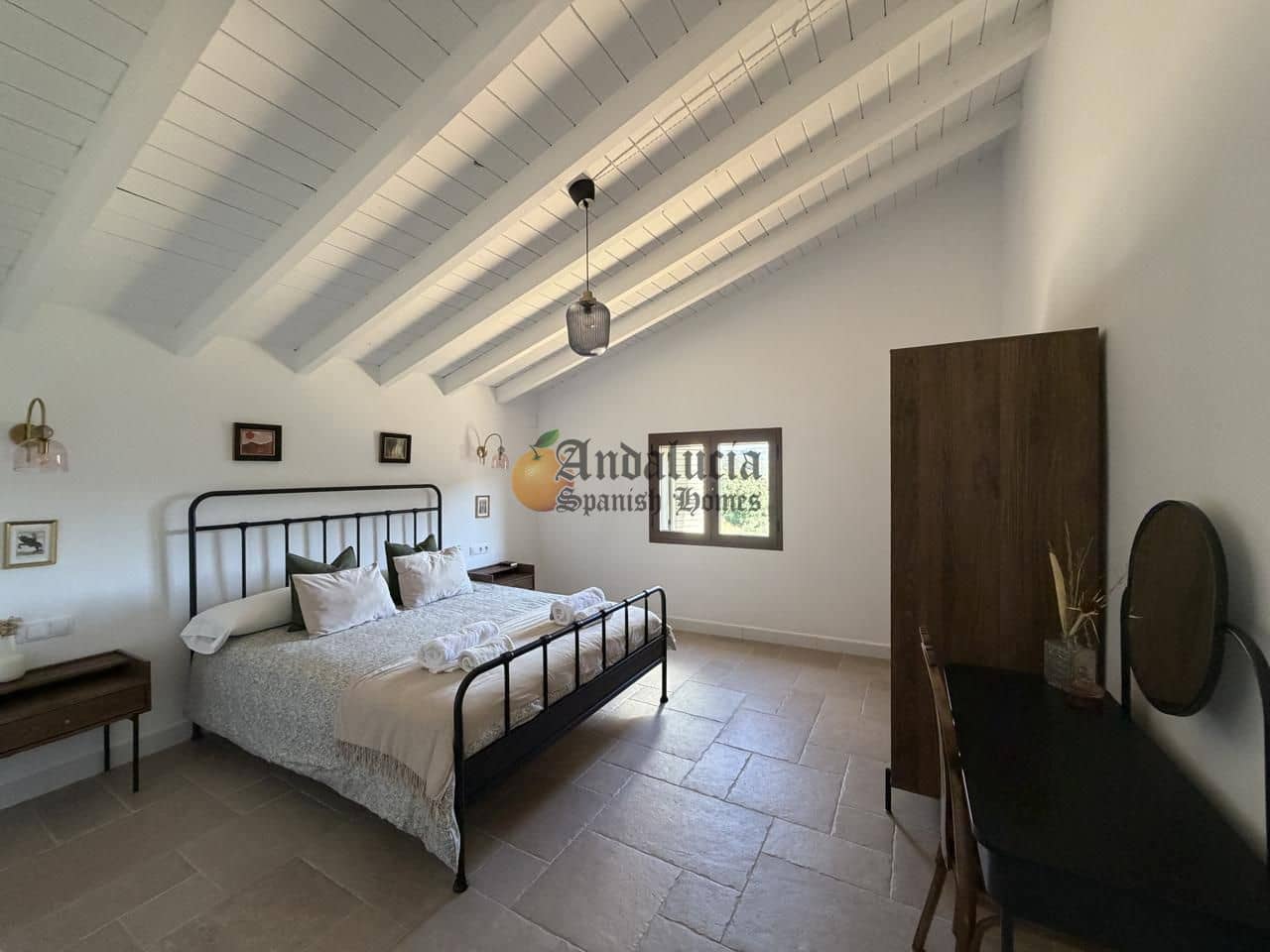 5 bedroom Villa for sale in Montefrio with pool - € 520,000 (Ref: 9869801)