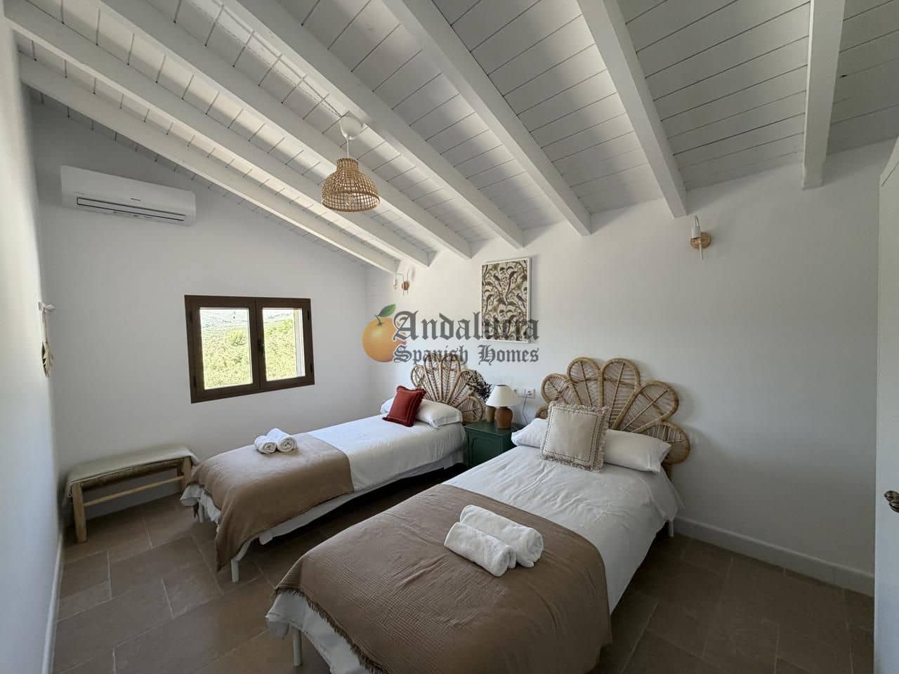 5 bedroom Villa for sale in Montefrio with pool - € 520,000 (Ref: 9869801)