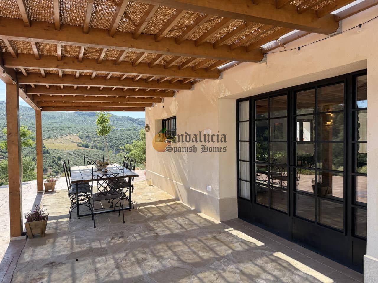 5 bedroom Villa for sale in Montefrio with pool - € 520,000 (Ref: 9869801)