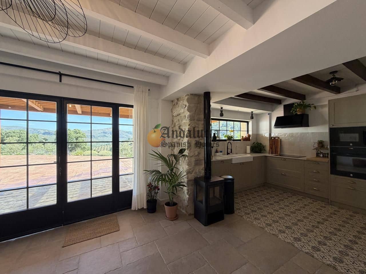 5 bedroom Villa for sale in Montefrio with pool - € 520,000 (Ref: 9869801)