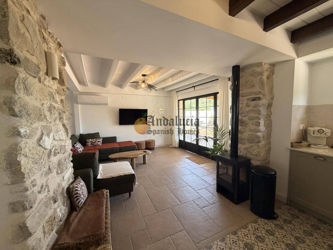 5 bedroom Villa for sale in Montefrio with pool - € 520,000 (Ref: 9869801)
