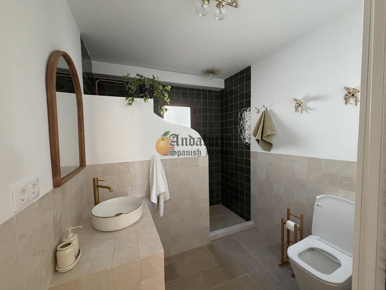 5 bedroom Villa for sale in Montefrio with pool - € 520,000 (Ref: 9869801)