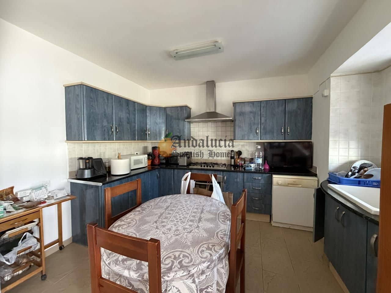4 bedroom Villa for sale in Montefrio with garage - € 210,000 (Ref: 9916361)