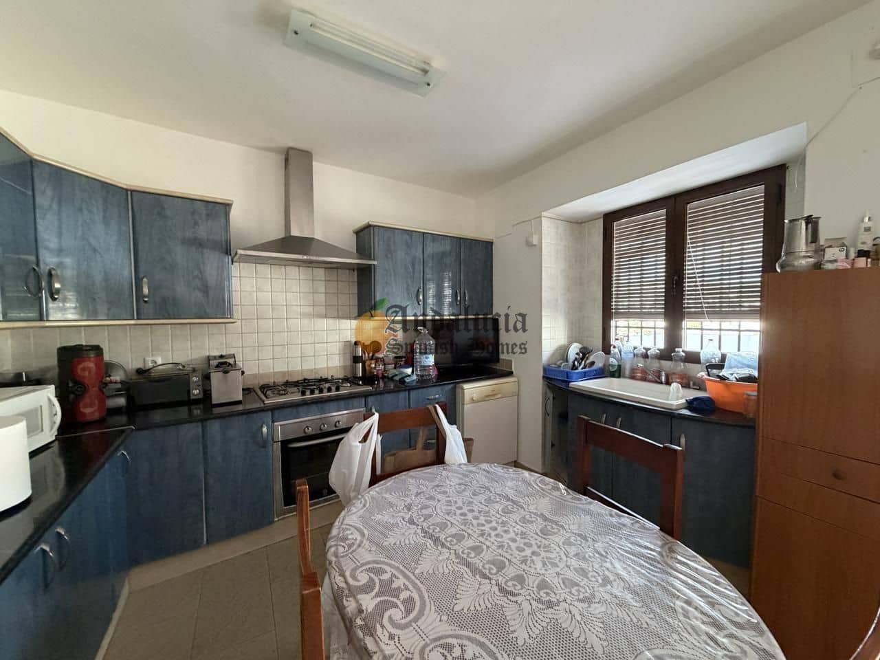 4 bedroom Villa for sale in Montefrio with garage - € 210,000 (Ref: 9916361)