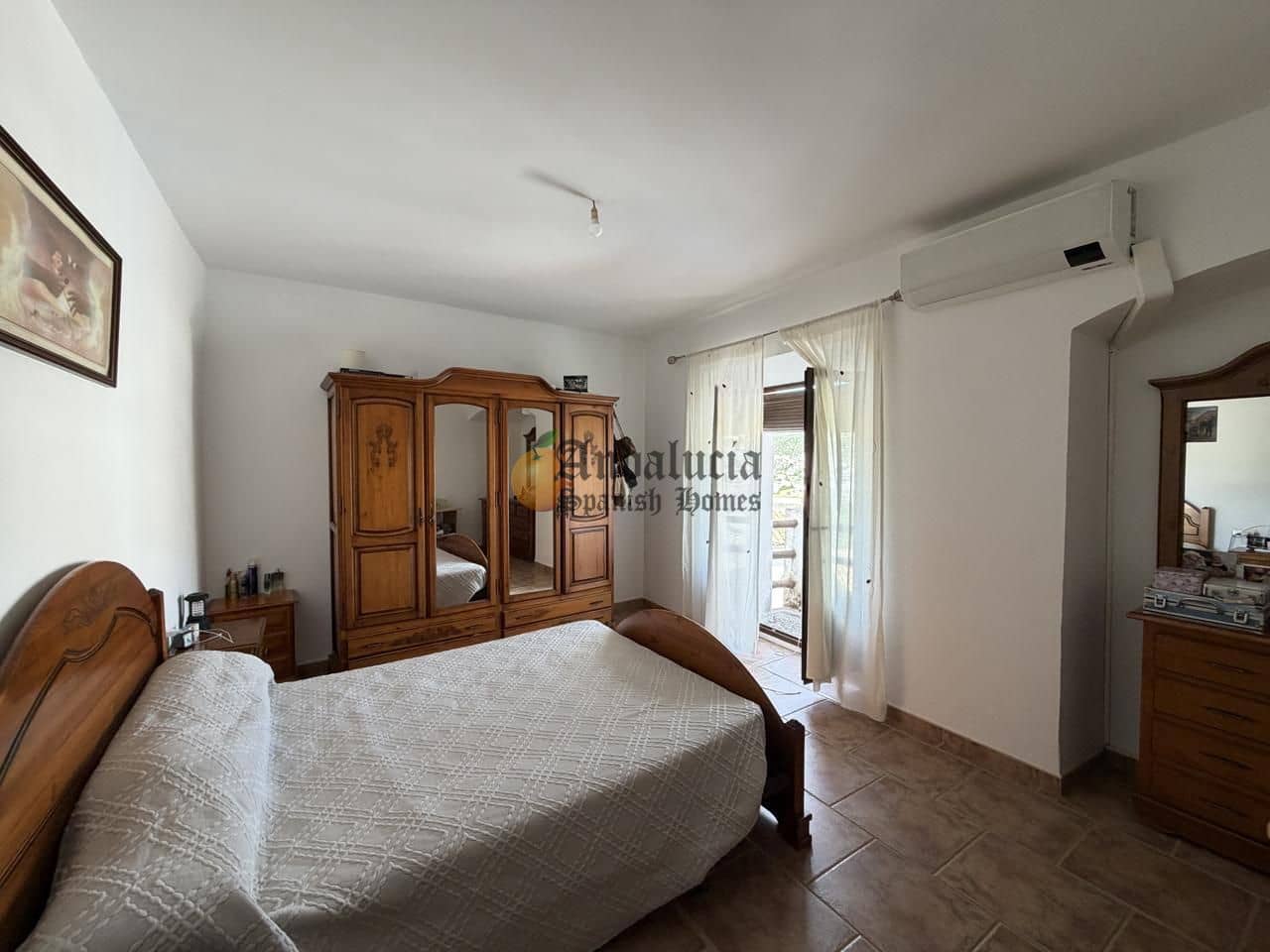 4 bedroom Villa for sale in Montefrio with garage - € 210,000 (Ref: 9916361)