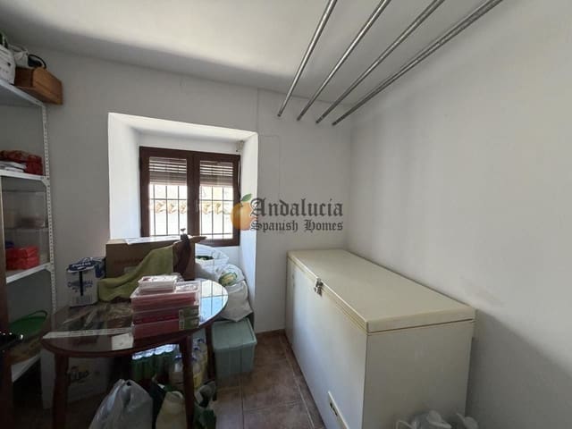 4 sypialnia Willa na sprzedaż w Montefrío z garażem - 210 000 € (Ref: 9916361)