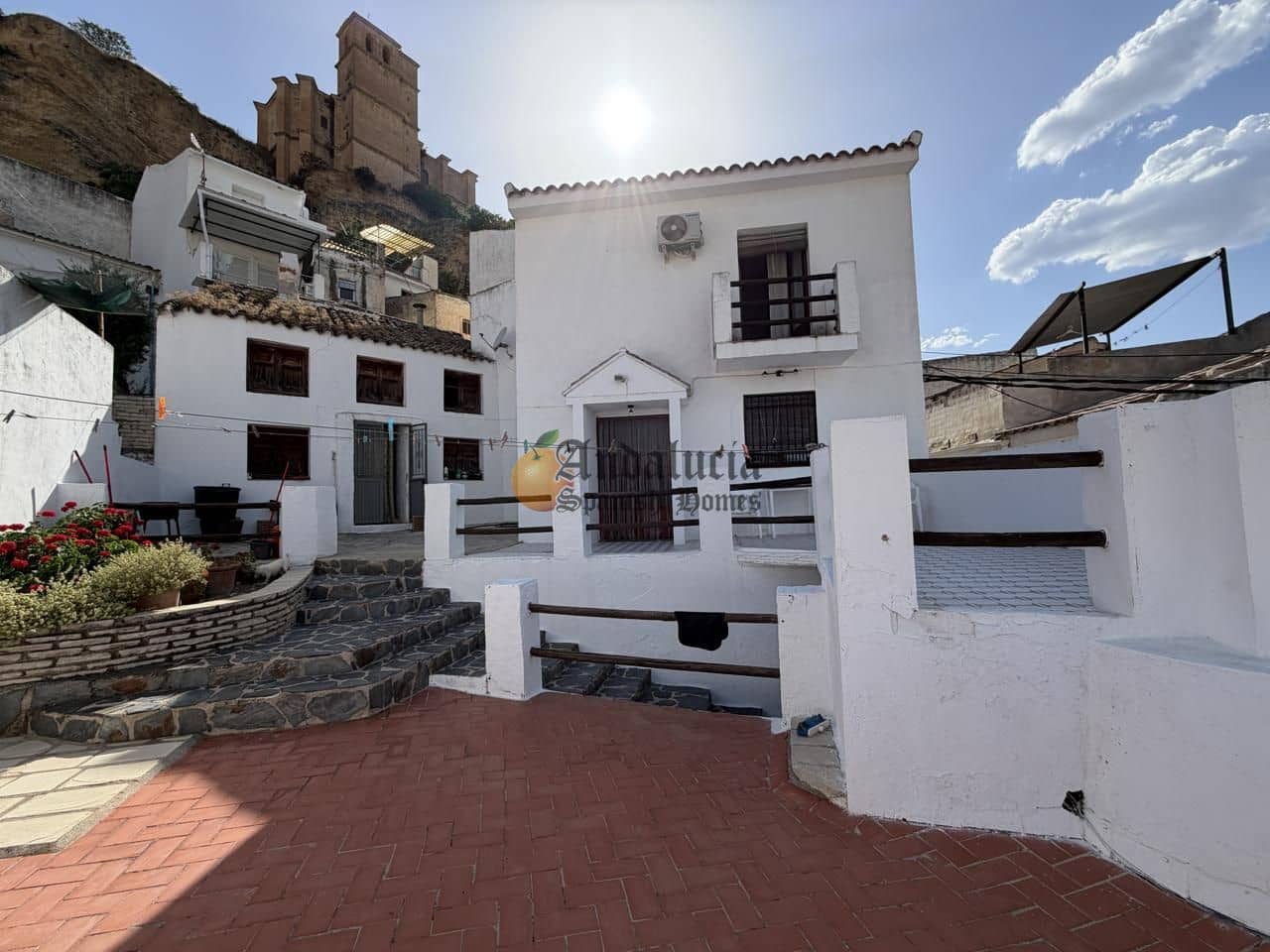 4 bedroom Villa for sale in Montefrio with garage - € 210,000 (Ref: 9916361)