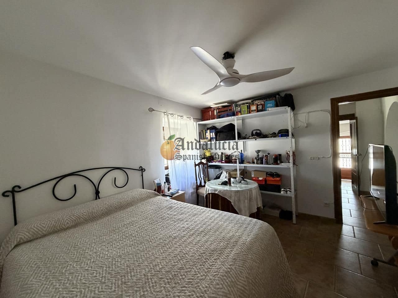 4 bedroom Villa for sale in Montefrio with garage - € 210,000 (Ref: 9916361)