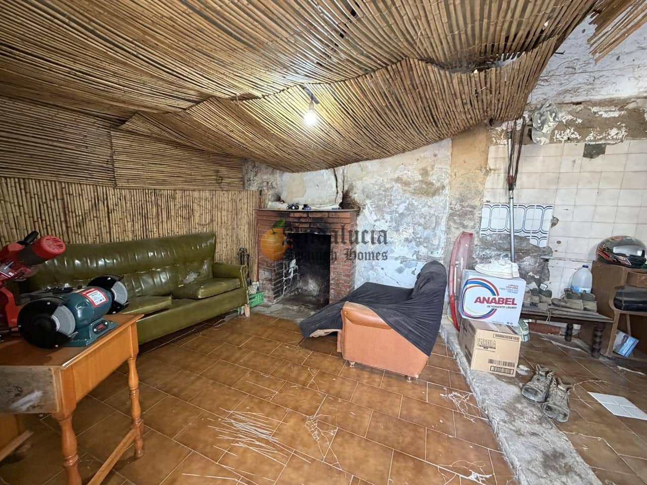 4 bedroom Villa for sale in Montefrio with garage - € 210,000 (Ref: 9916361)