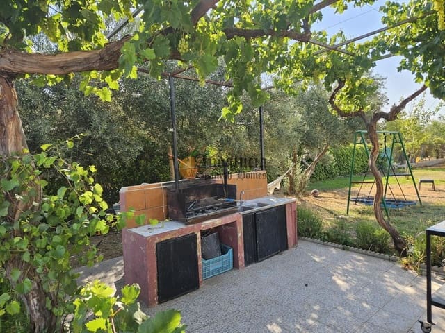 3 soveværelse Villa til salg i Moraleda de Zafayona med swimmingpool garage - € 238.000 (Ref: 9946817)