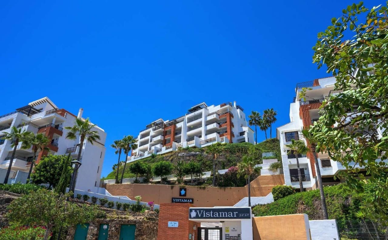 1 sypialnia Apartament na sprzedaż w Torrox-Costa z basenem garażem - 349 000 € (Ref: 10008251)