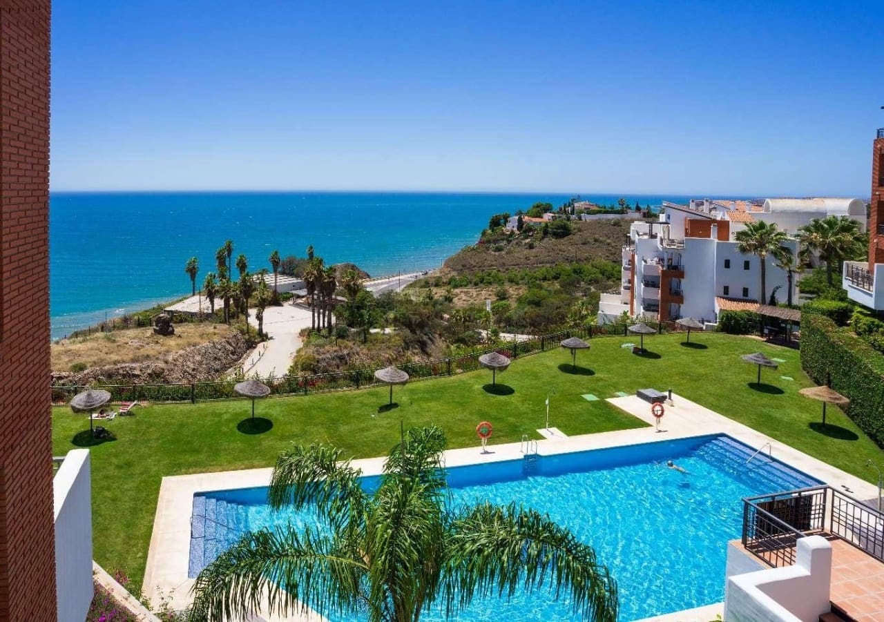 1 sypialnia Apartament na sprzedaż w Torrox-Costa z basenem garażem - 349 000 € (Ref: 10008251)