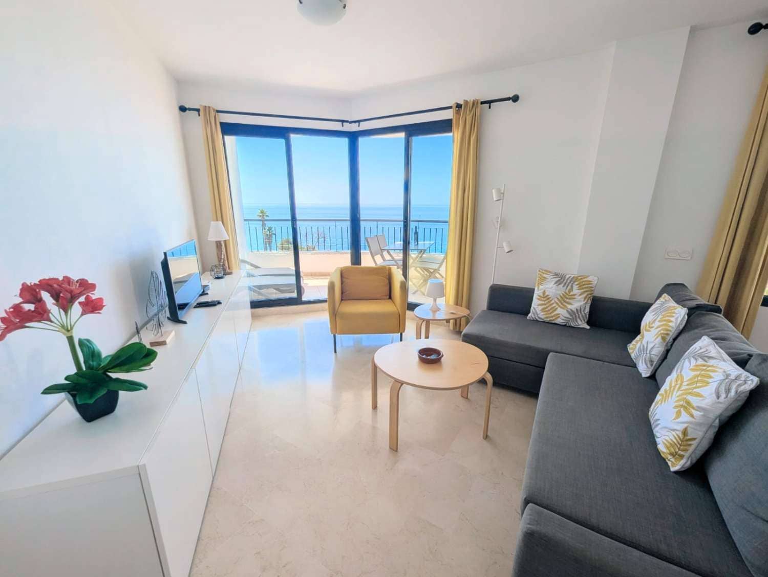 1 sypialnia Apartament na sprzedaż w Torrox-Costa z basenem garażem - 349 000 € (Ref: 10008251)