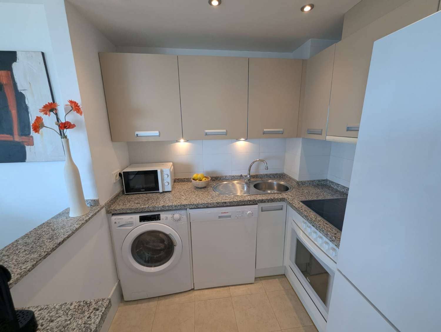 1 sypialnia Apartament na sprzedaż w Torrox-Costa z basenem garażem - 349 000 € (Ref: 10008251)