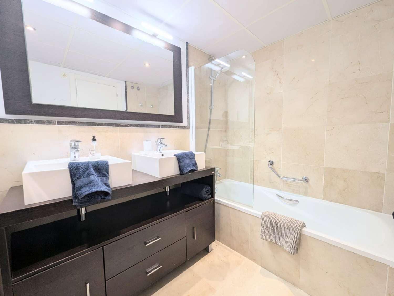 1 sypialnia Apartament na sprzedaż w Torrox-Costa z basenem garażem - 349 000 € (Ref: 10008251)
