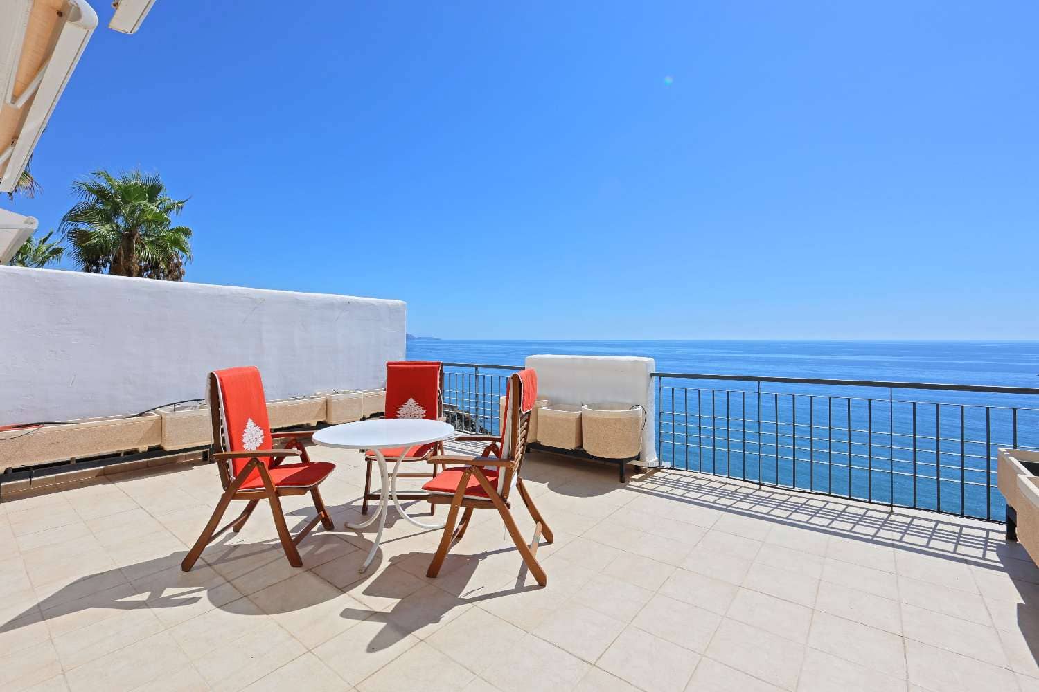 2 slaapkamer Strandappartement te koop in Torrox-Costa met zwembad garage - € 440.000 (Ref: 10085571)