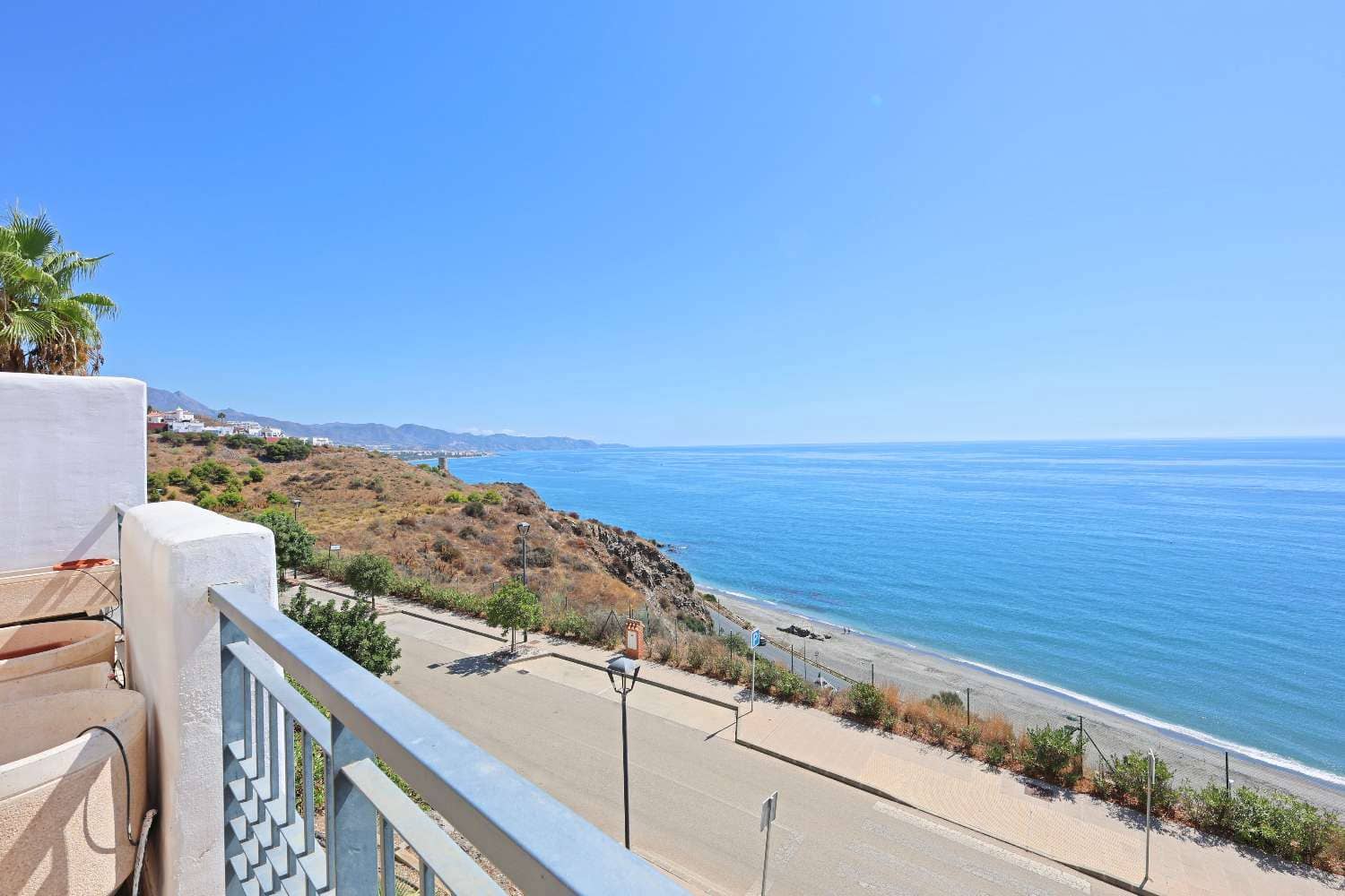 2 slaapkamer Strandappartement te koop in Torrox-Costa met zwembad garage - € 440.000 (Ref: 10085571)