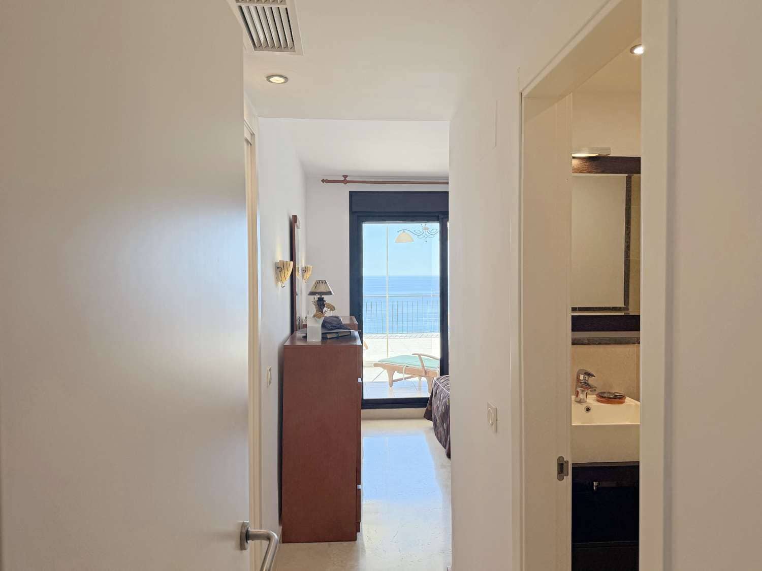 2 slaapkamer Strandappartement te koop in Torrox-Costa met zwembad garage - € 440.000 (Ref: 10085571)